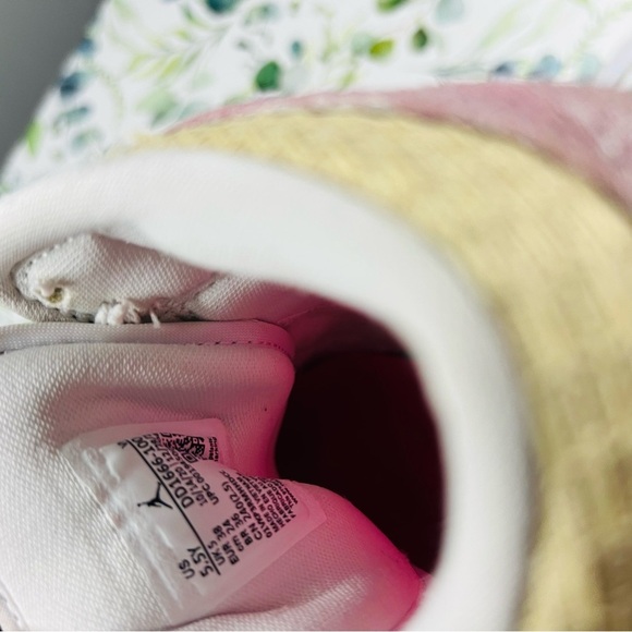 Jordan Air Jordan 1 Mid SE "Ice Cream" Sneakers - Picture 6 of 8